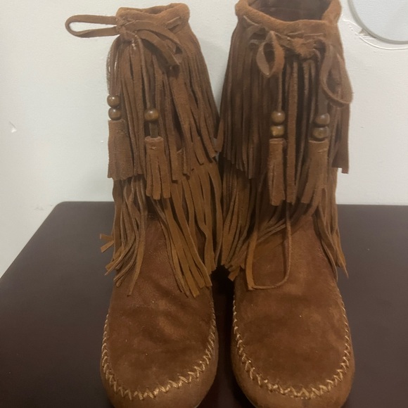 Women’s Fringe Boots - Picture 4 of 5